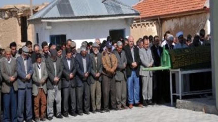 Karaman&rsquo;da İntihar Eden Muhtar Son Yolculuğuna Uğurlandı