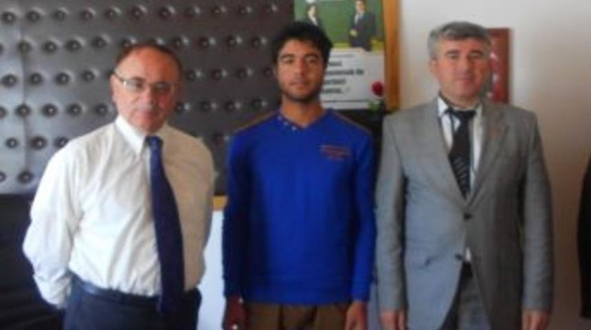 A&ccedil;ık &Ouml;ğretim Lisesi &Ouml;ğrencisinden B&uuml;y&uuml;k Başarı