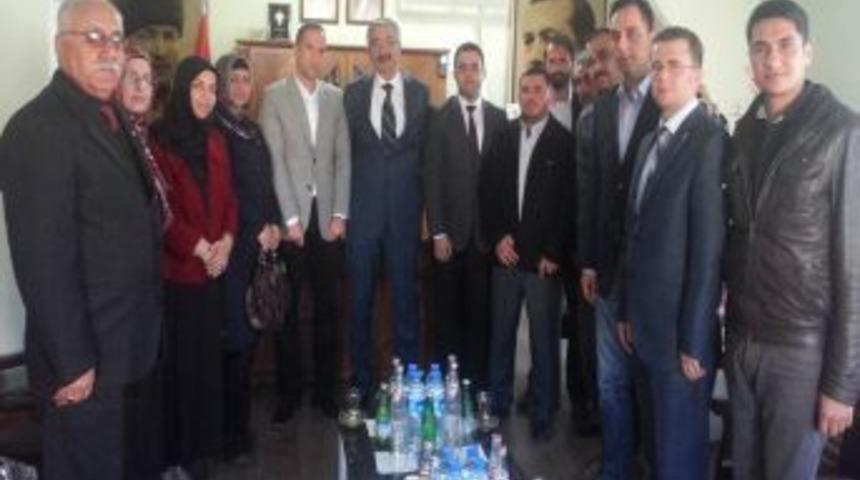 Vali Kılı&ccedil;&rsquo;tan AK Parti Il Başkanlığı'na Ziyaret