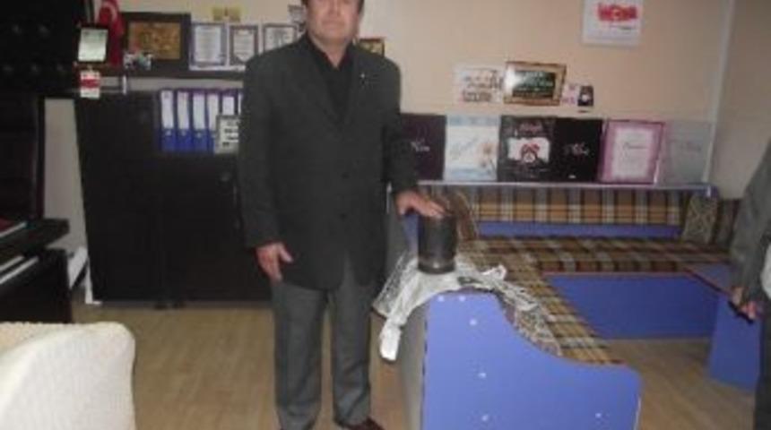 96 Yıllık Top Mermisi Kovanını Kaymakamlığa Verdi