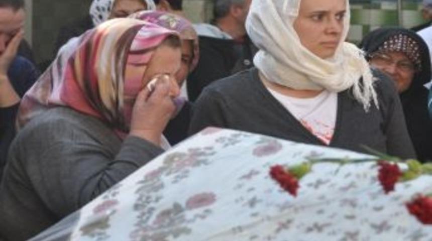 (&ouml;zel Haber) &Uuml;niversiteli &Ccedil;ağla Son Yolculuğuna Uğurlandı