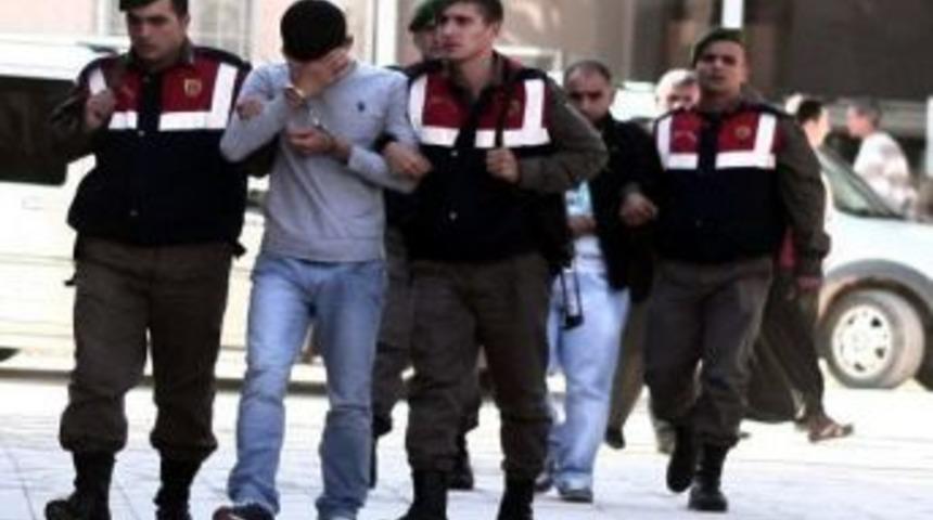 Kar Maskeli Hırsızlar &Ouml;nce Kamera Sonra Jandarmaya Yakalandı