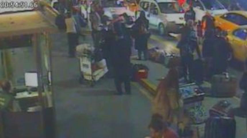 Havalimanındaki Cinayet Anı Kamerada