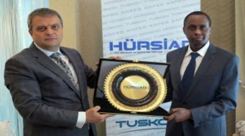 Ruandalı B&uuml;y&uuml;kel&ccedil;i, H&Uuml;RSİAD&rsquo;ı Ziyaret Etti