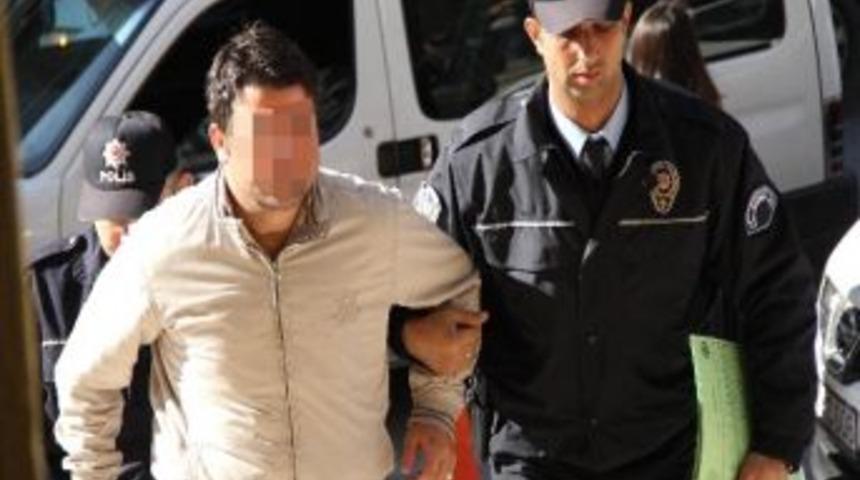 Dedikodu Y&uuml;z&uuml;nden Bı&ccedil;akla Yaralamaya Tutuklama