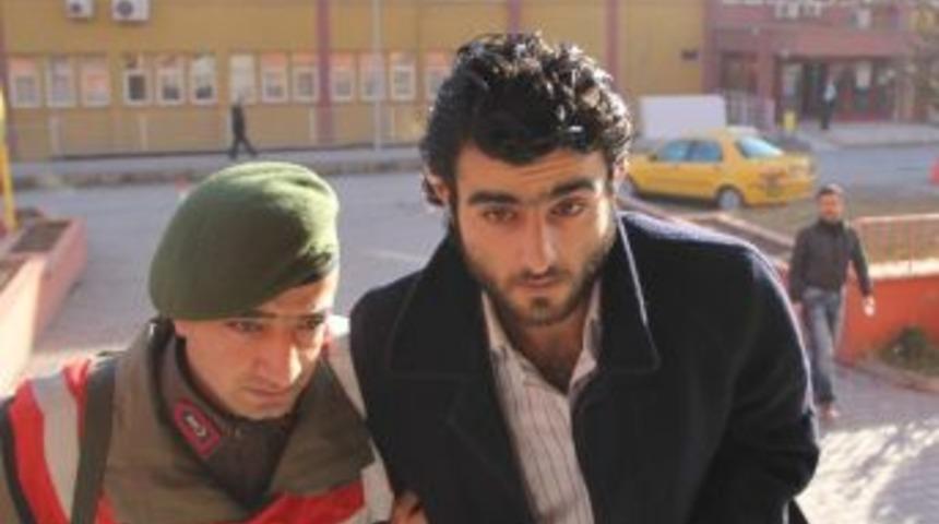 Bebeklerini &Ouml;ld&uuml;r&uuml;p Dereye Atan Anne Ve Babaya M&uuml;ebbet Hapis