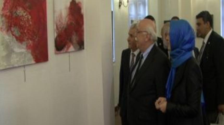 Milli Eğitim Bakanı Nabi Avcı, Akrilik Resim Sergisine Katıldı