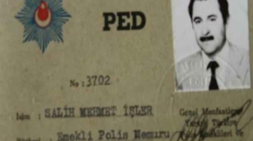 D&uuml;ğ&uuml;n Davetiyesini Dağıtan Gen&ccedil; Kızın &Ccedil;arptığı Emekli Polis &Ouml;ld&uuml;