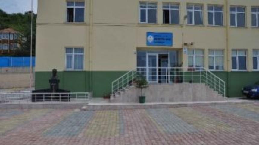 İnebolu Belediyesi, Okul Bah&ccedil;esi Yeniledi