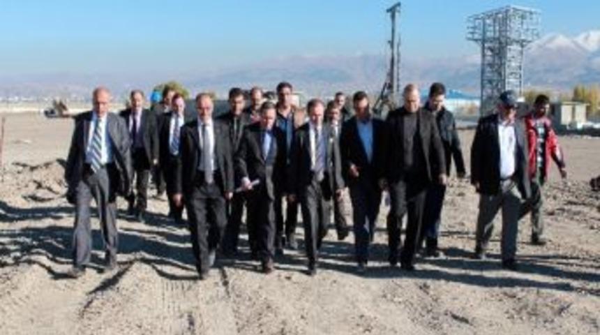 Başkan K&uuml;&ccedil;&uuml;kler, Lojistik K&ouml;y&uuml; Gezdi