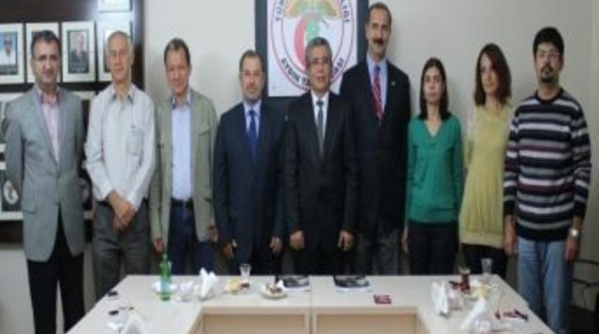 Chp&rsquo;li G&uuml;m&uuml;ş&rsquo;ten Aydın Tabip Odası&rsquo;na Ziyaret