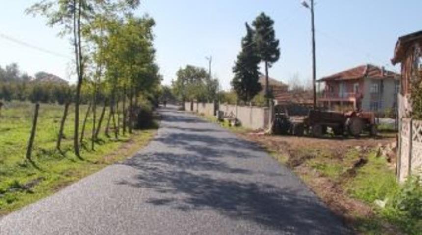 Hendek Belediyesi, Yeşilyurt&rsquo;ta 3 Bin Ton Asfalt D&ouml;kt&uuml;