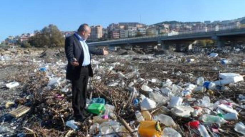 Karadeniz &ccedil;&ouml;pleri geri verdi