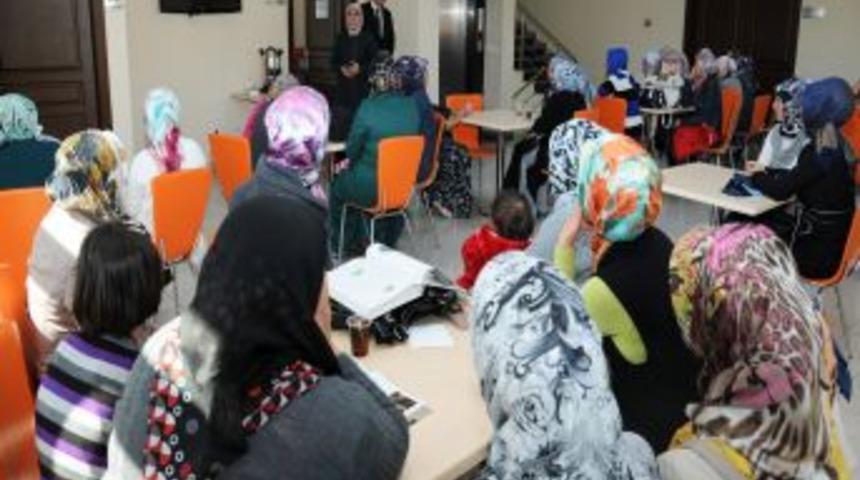 Nezaket Okulu’nda Anneler De Eğitim Görüyor