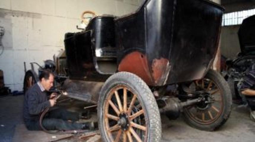 İki D&uuml;nya Savaşı G&ouml;ren Otomobil 100. Yaşında Yollarda Olacak