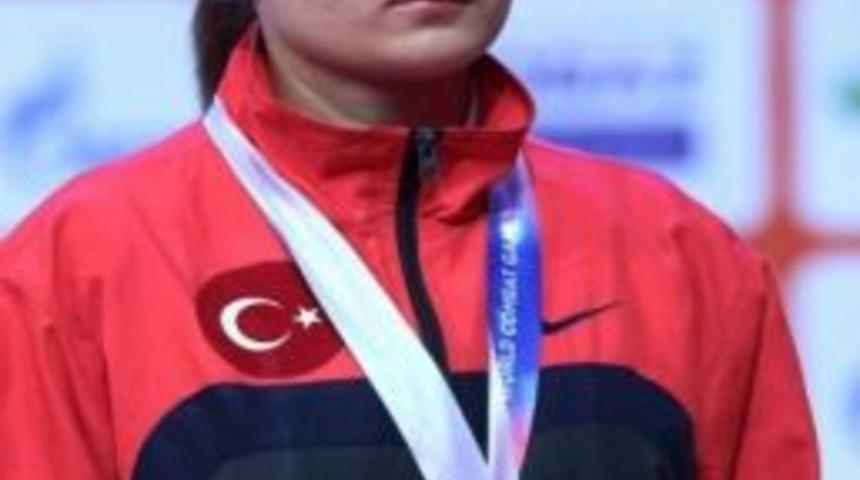 Milli Karateci Tuba Bronz Madalya Kazandı