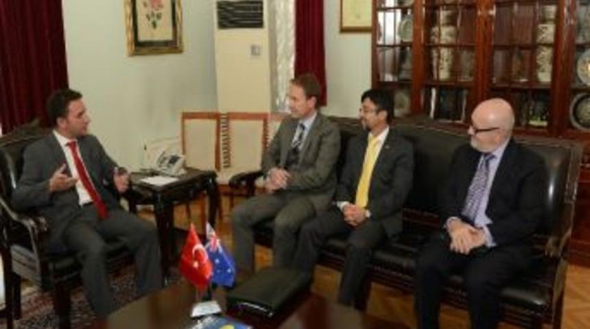 Avustralya&rsquo;dan İpekb&ouml;ceği&rsquo;ne &Ouml;vg&uuml;