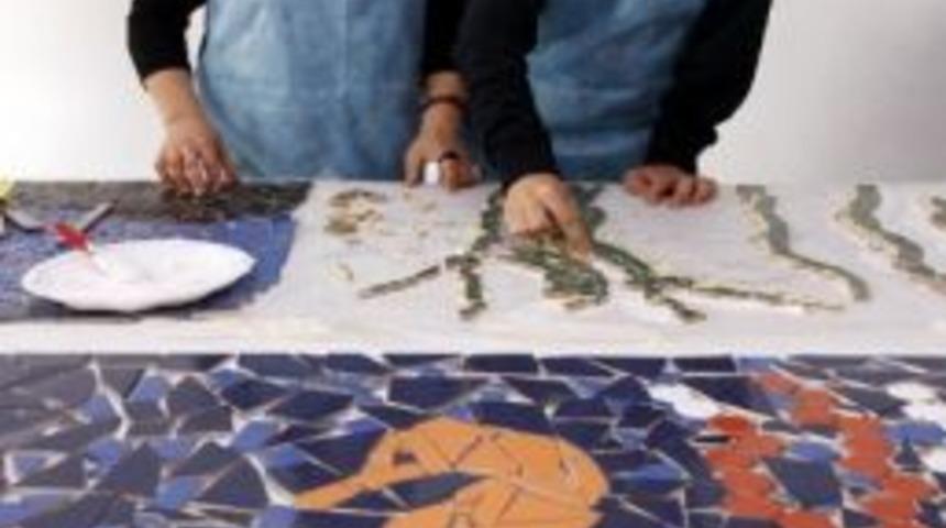 Hayallerindeki Denizi Mozaikle Resmettiler