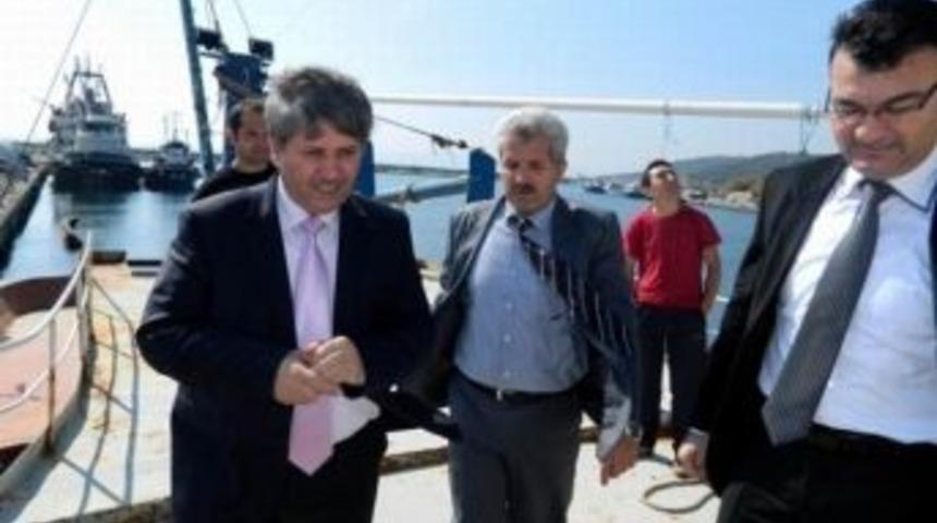 Karşıyaka &Ccedil;ok Programlı Lisesi'ne Gemi Hibe Edildi