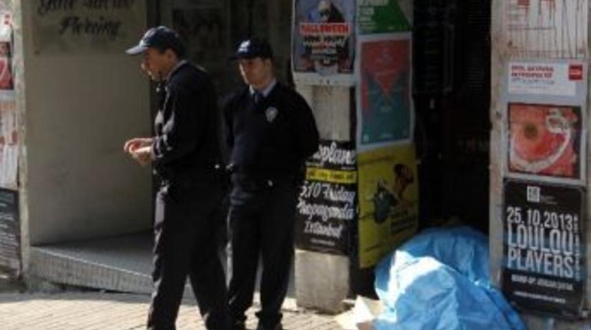 Sokakta Yaşayan Adam &Ouml;l&uuml; Bulundu