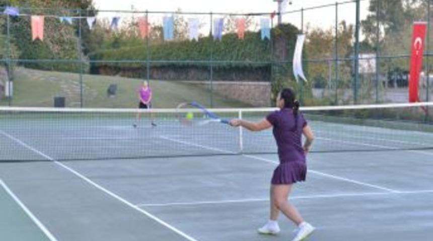 Antalya'da 'Cumhuriyet Kupası Tenis Turnuvası' Başladı