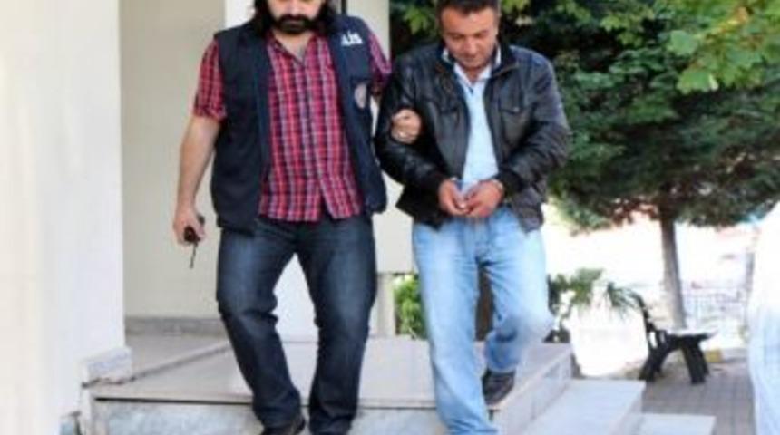 Sevgilisini bı&ccedil;aklayarak &ouml;ld&uuml;rd&uuml;