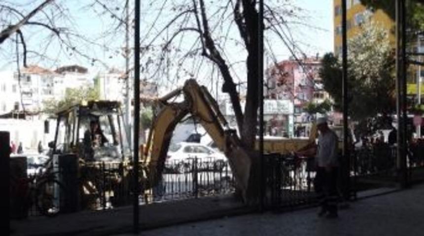 Merkez Camii&rsquo;ne &Ccedil;evre D&uuml;zenlemesi