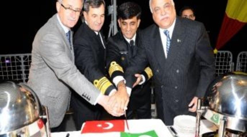 Pakistan Fırkateyni Pns-aslat G&ouml;lc&uuml;k Limanında