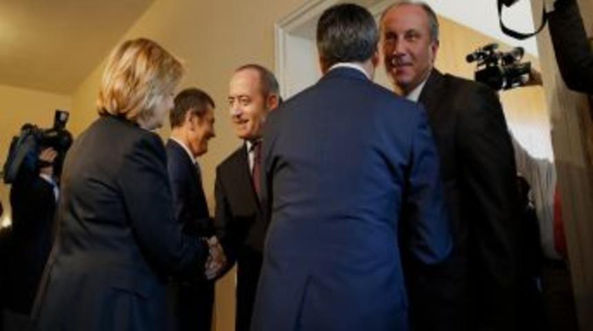 AK Parti Uzlaşılan 60 Madde I&ccedil;in CHP&rsquo;nin Kapısını &Ccedil;aldı