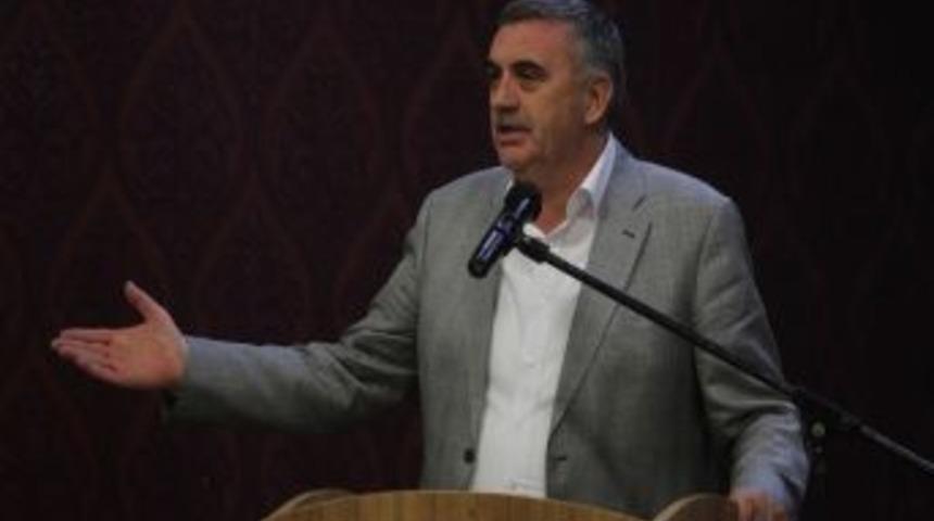 Sakarya B&uuml;y&uuml;kşehir Belediye Başkanı Zeki To&ccedil;oğlu: