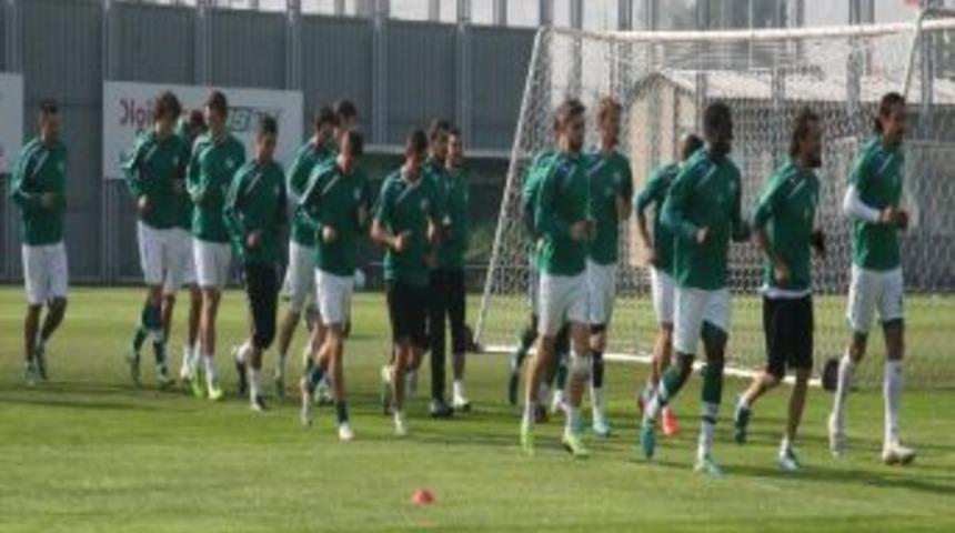 Bursaspor&rsquo;da Y&uuml;zler G&uuml;l&uuml;yor