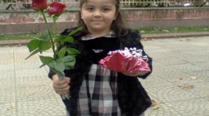 Melis &Ouml;deneğe Takıldı