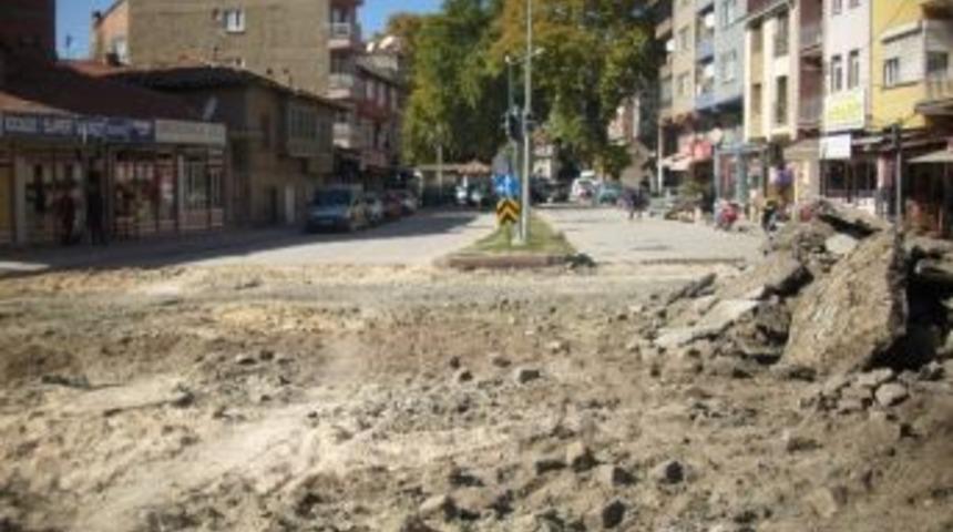 Işıklı Kavşakta Yol Yapım &Ccedil;alışması