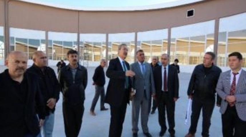 Belediye Başkanı &Uuml;nver, Modern Sebze Ve Meyve Hali&rsquo;nde İncelemelerde Bulundu