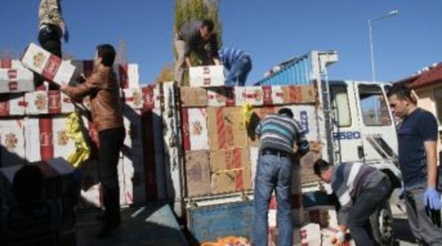 Yozgat'ta Bir Kamyon Dolusu Ka&ccedil;ak Sigara Ele Ge&ccedil;irildi