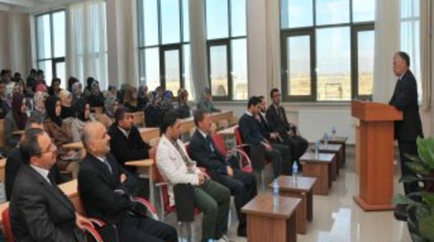AK&Uuml;&rsquo;de Yeni Kurulan İslami İlimler Fak&uuml;ltesi Ders Başı Yaptı