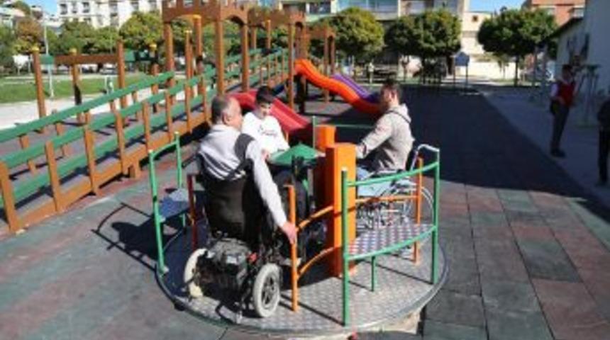 Engelsiz Park Ile Hayat Buluyorlar