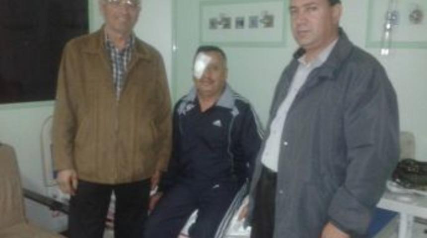 Cemiyet'ten Gazeteci Mustafa Ak&ccedil;ay'a 'ge&ccedil;miş Olsun' Ziyareti