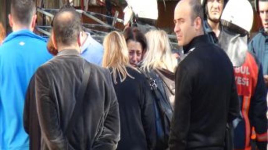 Aracı yanan kadın, g&ouml;zyaşlarına boğuldu