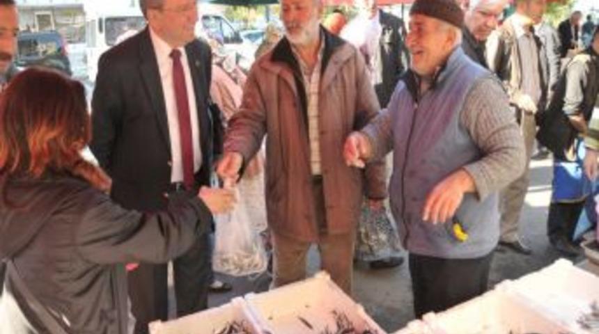 Başkan Burma, Halkın Nabzını Pazar Yerlerinde Tutuyor