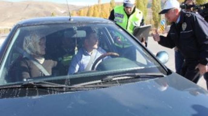 Erzurum Polisinden Emniyet Kemeri Denetimi
