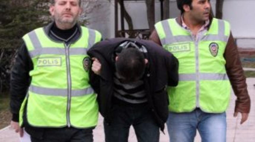 Bir Haftada İki Kez Hırsızlıktan Yakalandı, Serbest Kaldı