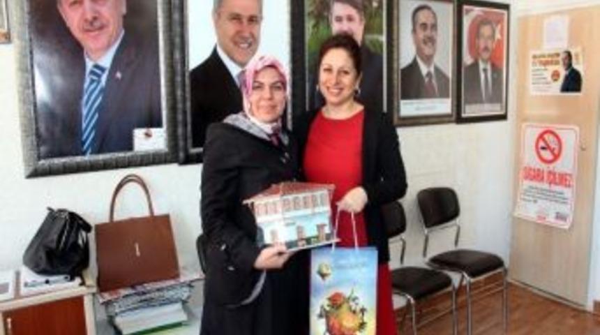 Alaşehirli Ak Kadınlar Kulalı Ak Kadınları Ağırladı