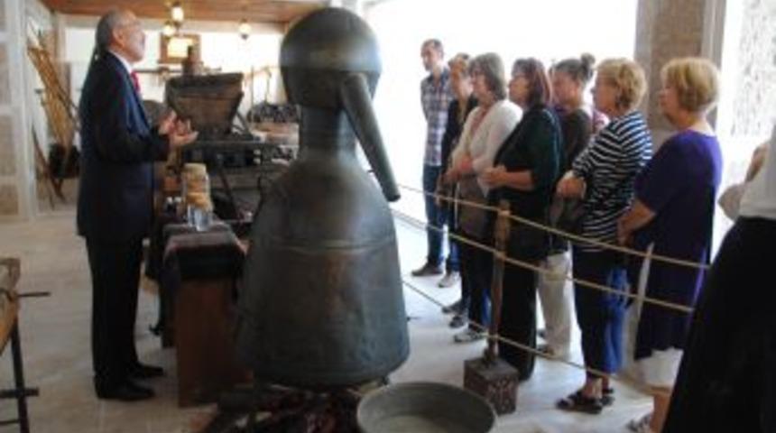 6 Asırlık Kekik Damıtma Imbiği Manavgat'ta G&ouml;r&uuml;c&uuml;ye &Ccedil;ıktı