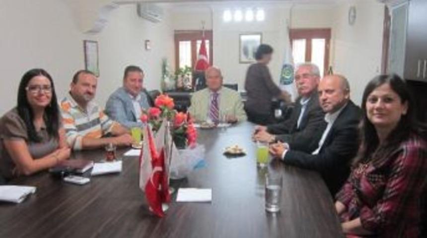 Sel&ccedil;uk Kaymakamı Boyacı Ticaret Odasını Ziyaret Etti