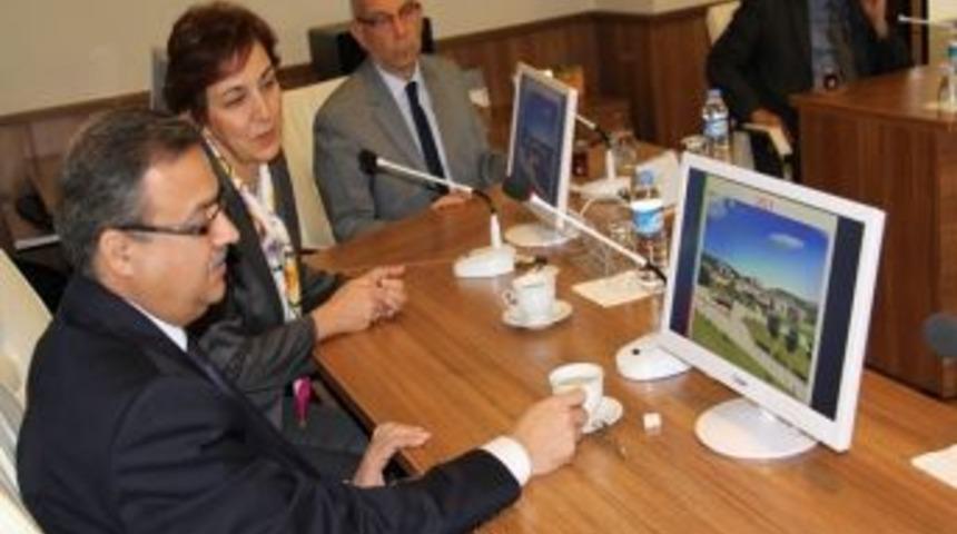 Vali Ali İhsan Su, D&uuml;zce &Uuml;niversitesini Ziyaret Etti