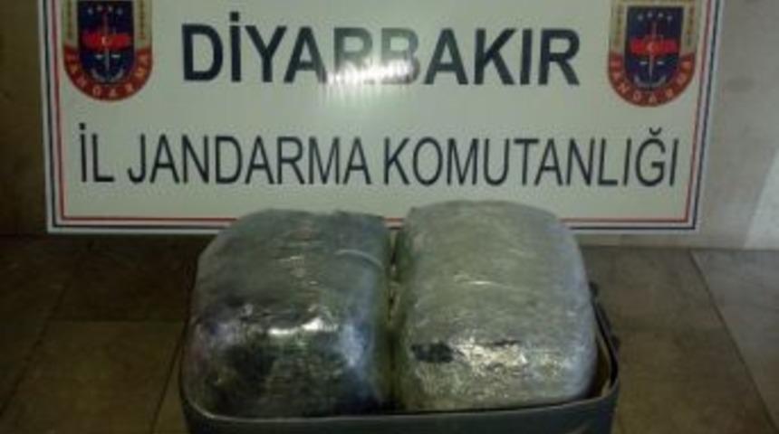 Diyarbakır&rsquo;da 20 Kilogram Esrar Ele Ge&ccedil;irildi