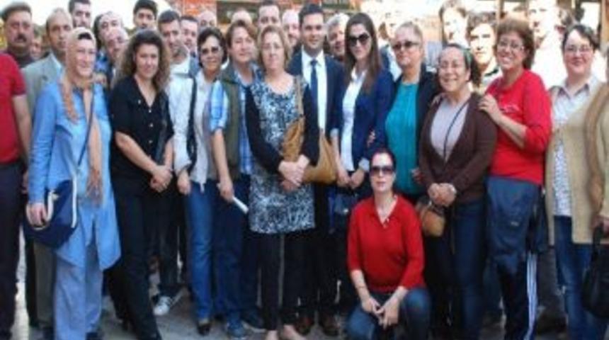Beh&ccedil;et Alp, Kuşadası Ak Parti'ye Resmi Başvurusunu Yaptı