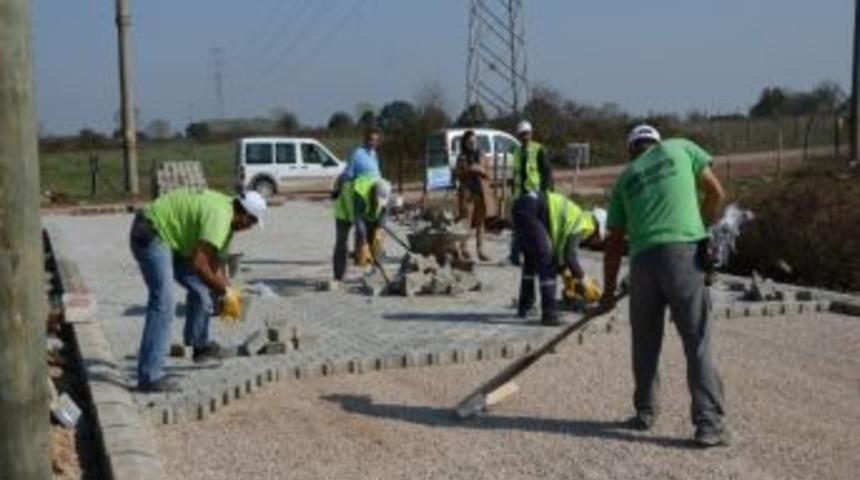 Kartepe Fatih Mahallesi'nde Parke &Ccedil;alışması