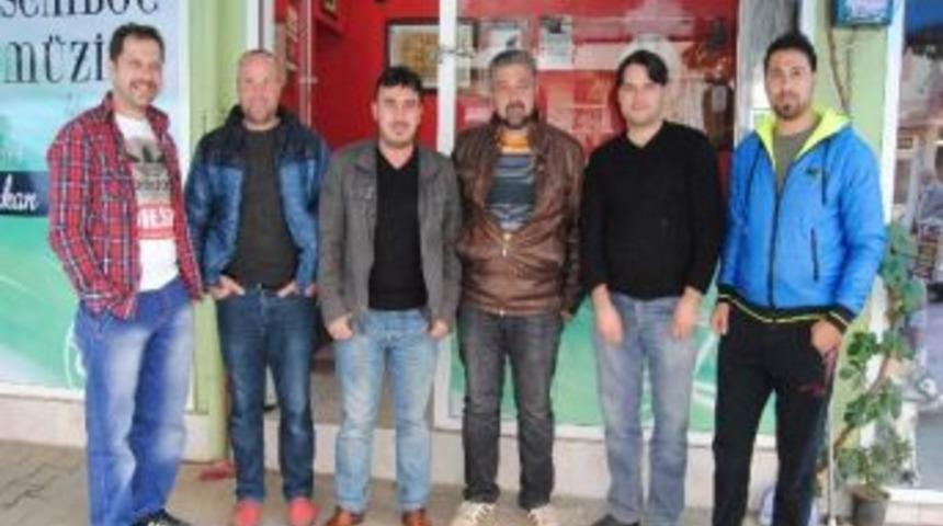 &Ouml;demişli M&uuml;zisyenler Okul Bah&ccedil;elerinin Merasimlere A&ccedil;ılmasını İstiyor